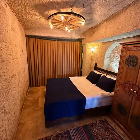 Hotel Sunset Cave