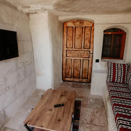 Sunset Cave Hotell 2*